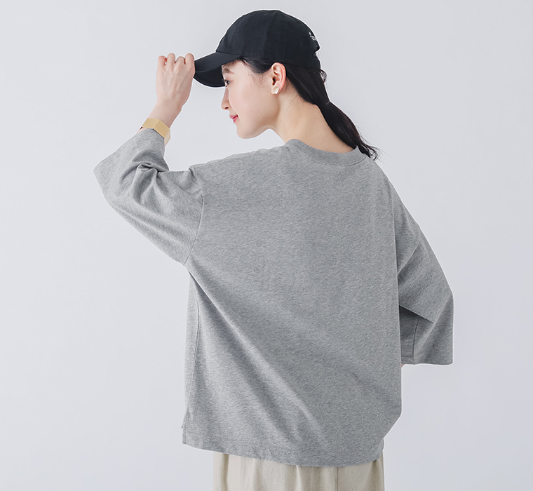 &yarn 1枚で着映えるワイドプルオーバー 無地　上半身寄り