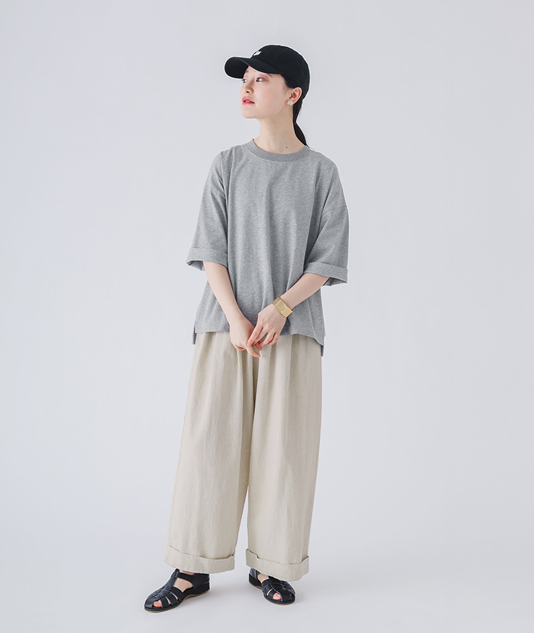 &yarn 1枚で着映えるワイドプルオーバー 無地　上半身寄り