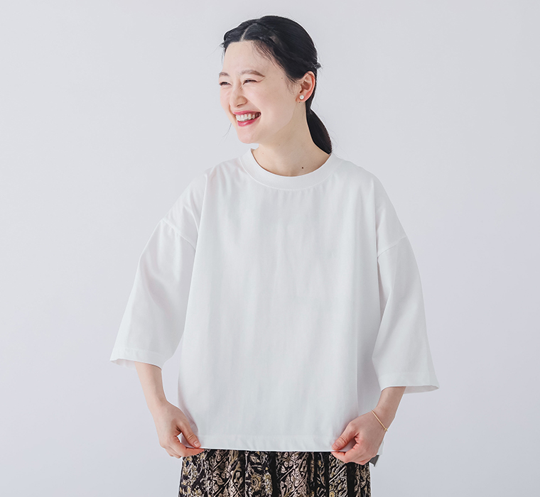 &yarn 1枚で着映えるワイドプルオーバー 無地　上半身寄り