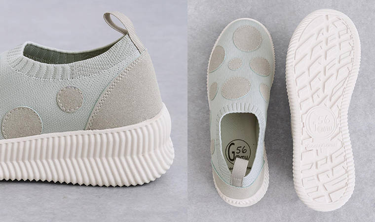 ドットスリッポンスニーカーのかかとと履き口のディテールカットと靴底のカット