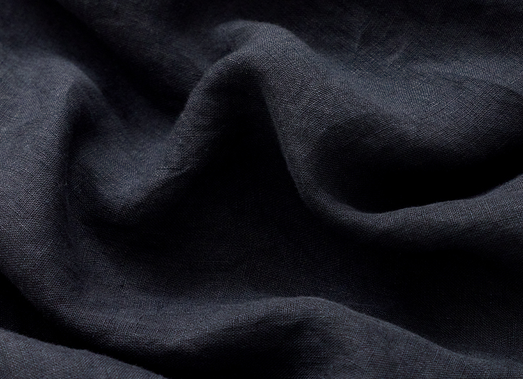 多ボタンブラウス(ブラック)の生地アップ