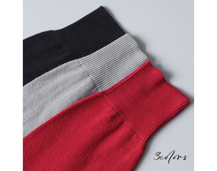 ista-ire ごきげん2wayポロカーディガンのブラック、ライトグレー、レッドの色味と編み地を見せたディテール画像