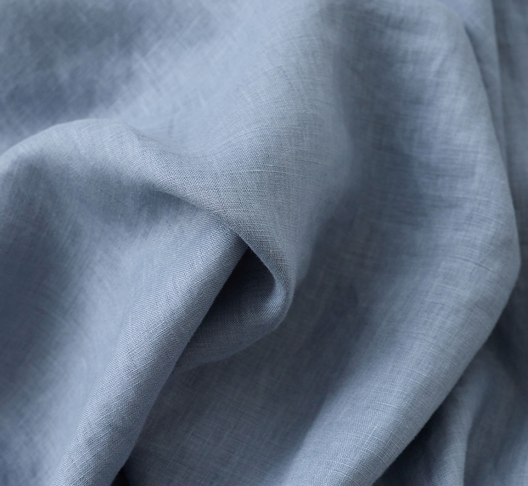 素肌喜ぶリネンポロ(スモークブルー)の生地アップ