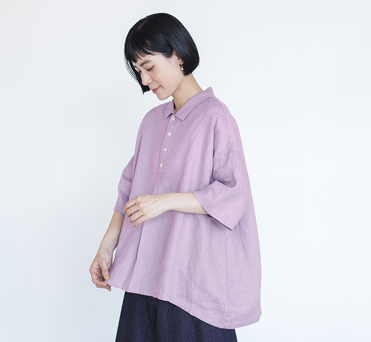 素肌喜ぶリネンポロ(ラベンダー)の上半身寄りカット