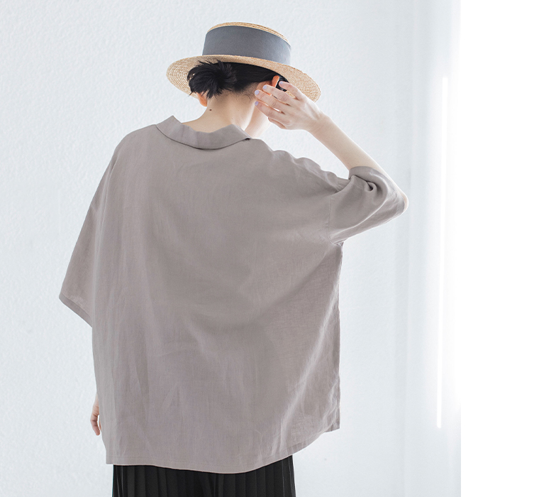 素肌喜ぶリネンポロ(ライトグレー)の上半身寄りバックシルエット