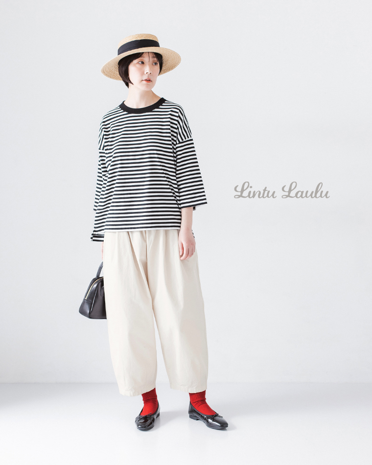 シンプルな着こなしもサマになる【わたしの大人服。】まぁるいシルエットのチノパンツ