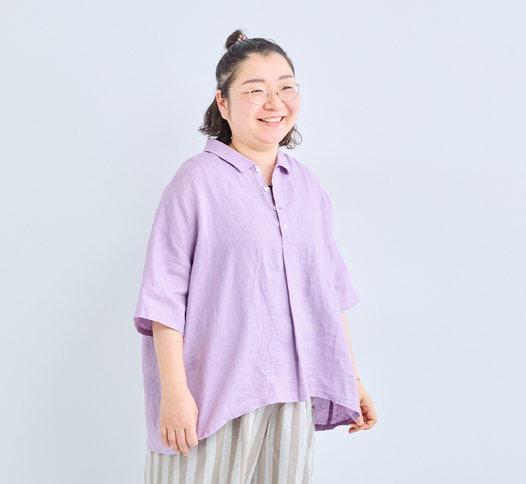 素肌喜ぶリネンポロ(ラベンダー)の上半身寄りカット