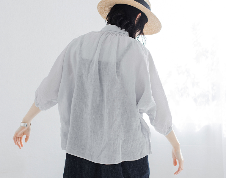 アイスグレーのバックスタイル