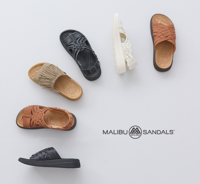 CANYON、ZUMA、THUNDERBIRD THATCH SLIDEを床に置いたカット