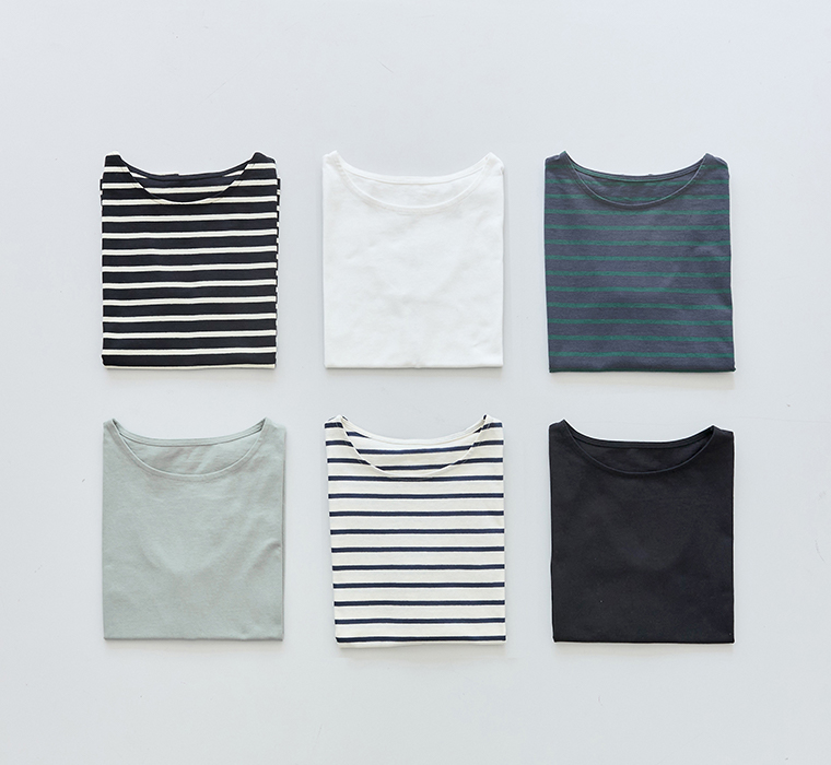 6枚のTシャツ（無地とボーダー柄）の平置き商品画像