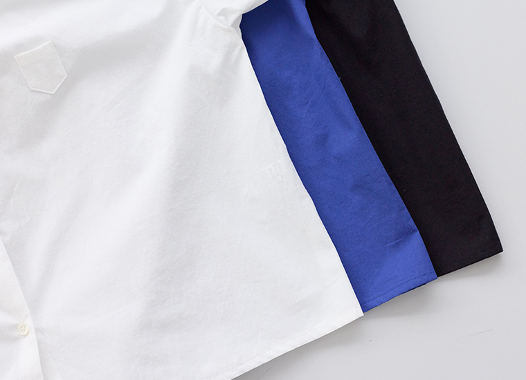 ホワイト・ブルー・ブラックのシャツを横並びにした商品画像