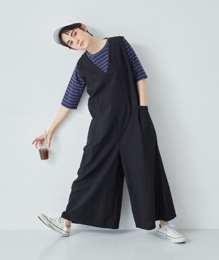 Bliss bunch コットンリネン サロペット ブラック ワイドシルエット 着用イメージ