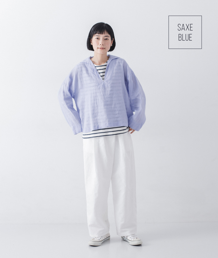 Vent d'ouest リネンキャンバスセーラーカラーブラウスのサックスを着た女性モデルの全身コーディネート