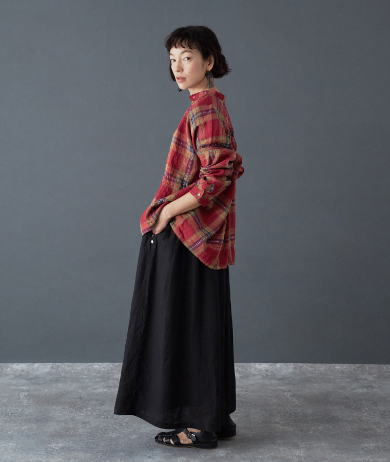ICHI Antiquites リネンコットンタータンチェックシャツ レッド 着用コーディネート ブラックボトム合わせ