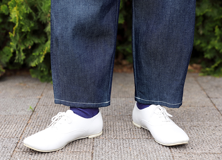 homeworking コットンセルヴィッチデニム 裾ダーツパンツ 裾寄り