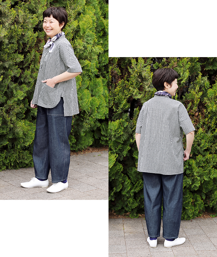 homeworking コットンネップギンガムワークプルオーバーとコットンセルヴィッチデニム 裾ダーツパンツのコーディネート 全身横 全身後ろ