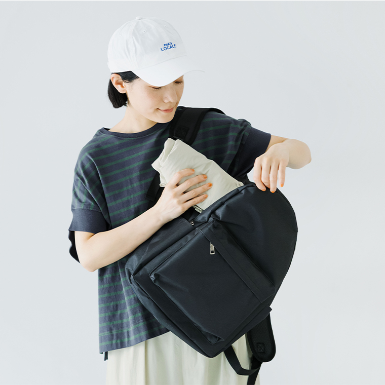 &yarn 撥水UVジャケットをコンパクトに畳んだイメージ画像