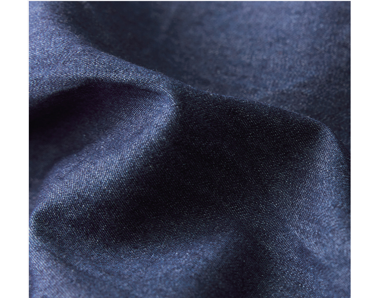 デニムスモッキングフレアワンピース(インディゴ)の生地アップ