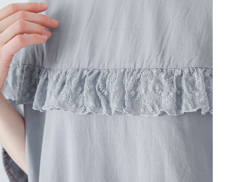 ラウンド切替レースフリルプルオーバーのレースフリル部分のディテール