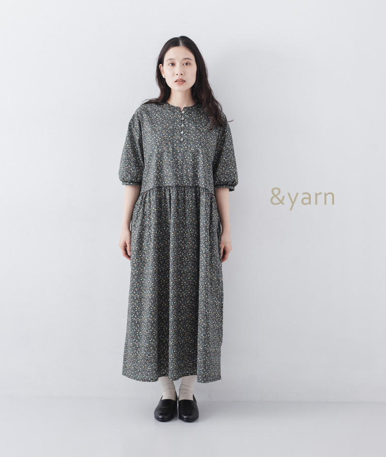 さらっと着て、ふんわり愛らしい【 &yarn 】小花柄ワンピース