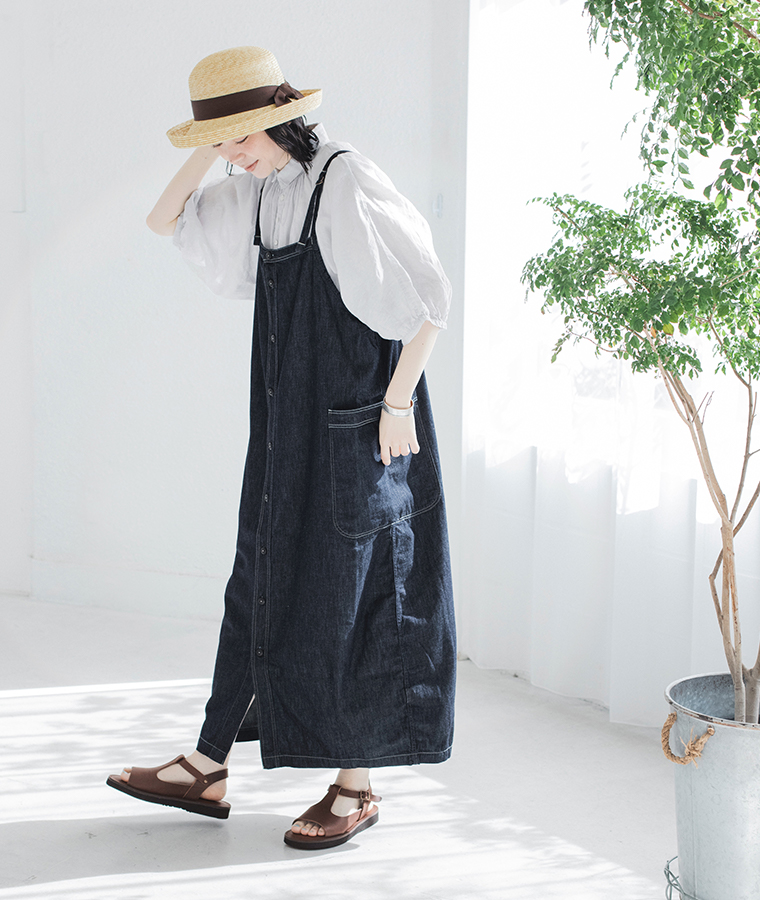 田中帽子店のリリーとOrganic handloom のHOHENを身に着けた全身コーディネート
