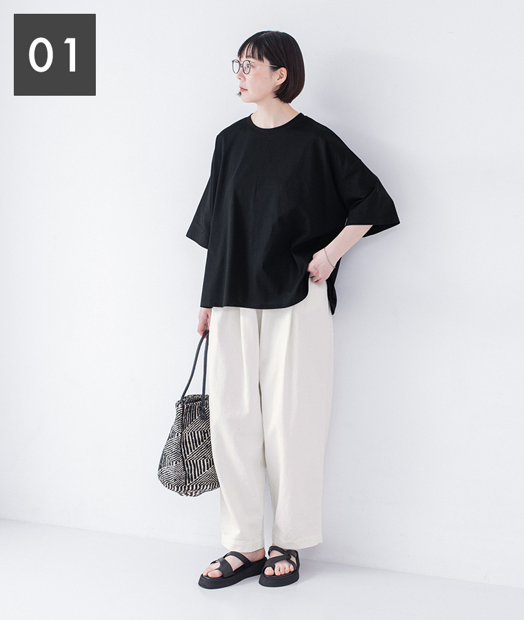 &yarn 接触冷感シルケット裾ラウンドプルオーバー ブラック 全身前