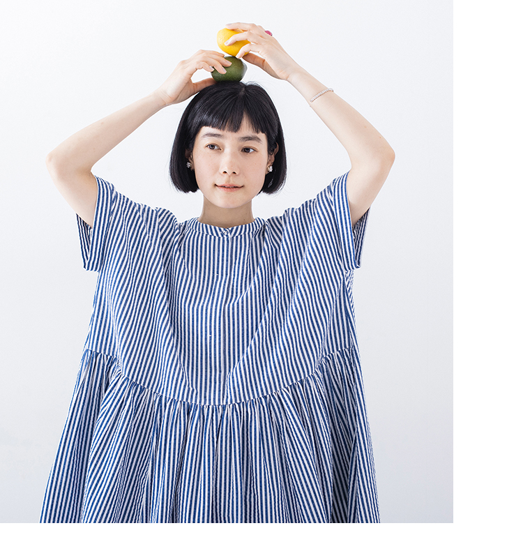 「ぽこぽこと立体感のある生地」「さらりと心地いい涼し気な質感」の文字が添えられた、ストライプとギンガム生地の質感を見せるコラージュ画像