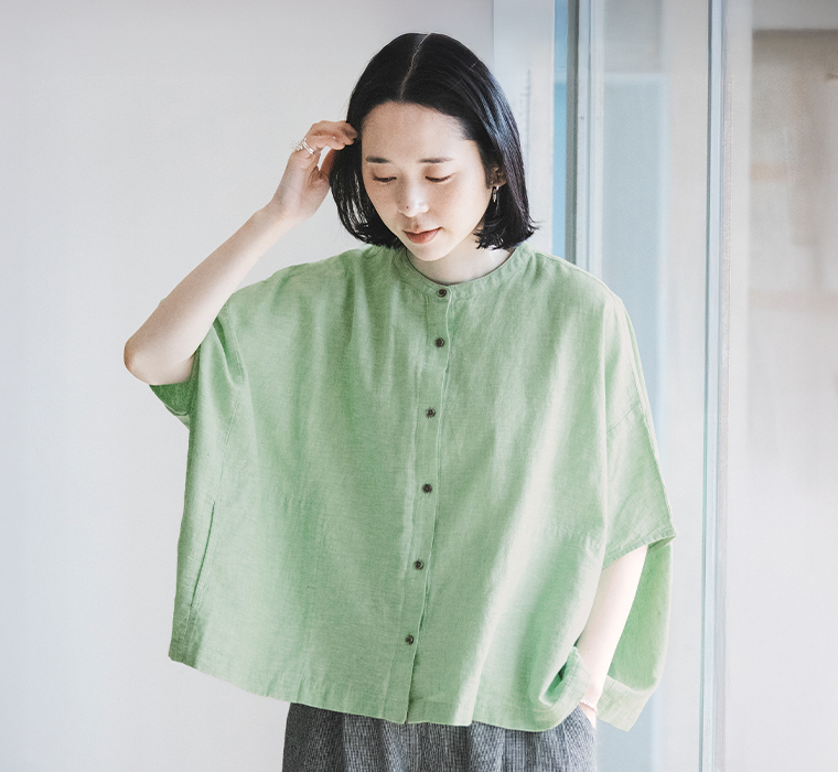 コットンリネンスクエアシャツ(ミント)の上半身寄りカット