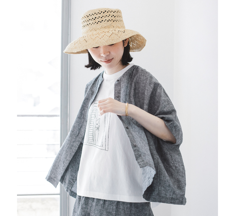 コットンリネンスクエアシャツ(ブラック)の上半身カット