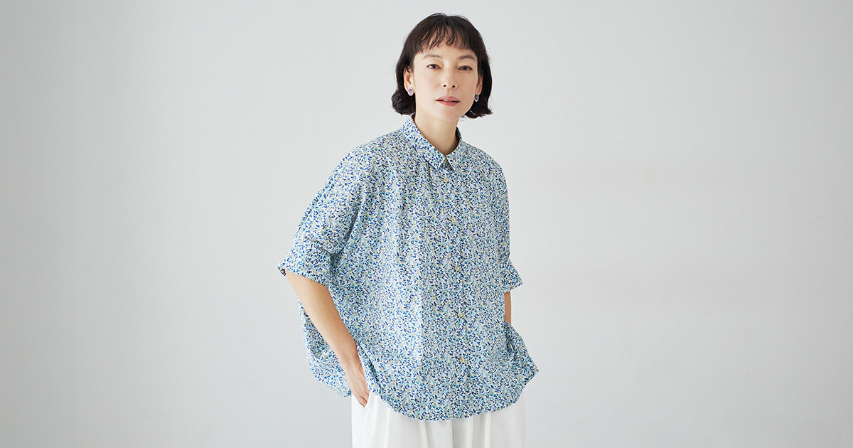 さらりと軽いコットンが涼やか【 &yarn 】花柄ブラウス