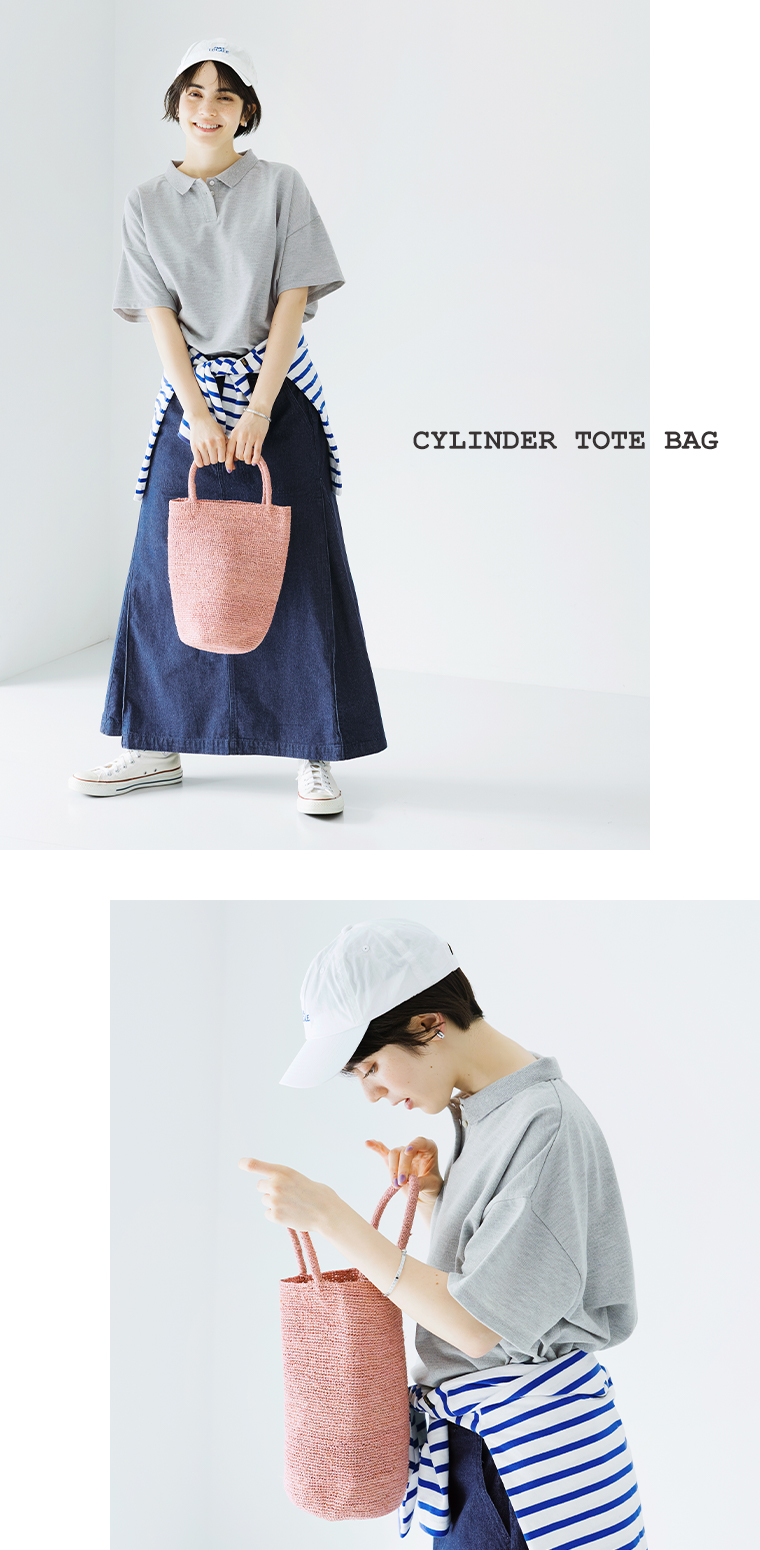 TOCA CYLINDER TOTE BAGを持った全身コーディネートと上半身寄り横