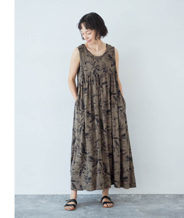 ICHI Antiquites ボタニカルプリントリネン混ワンピース 全身前