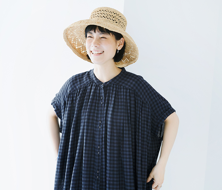  Lintu Laulu フレンチスリーブギャザーワンピース チェック 上半身前