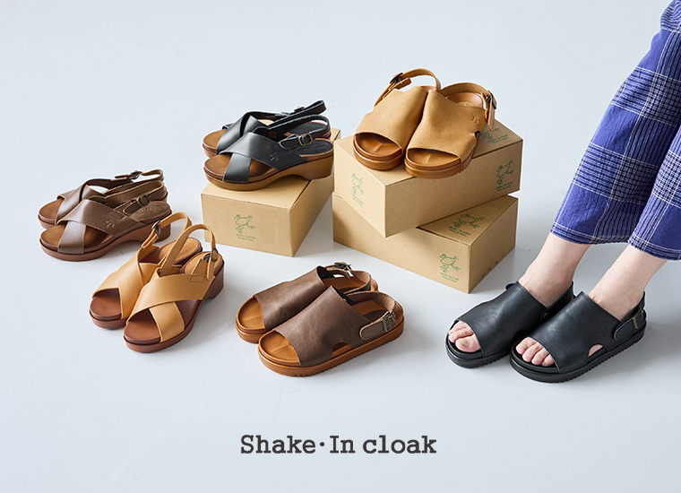 Shake.inCloak ソフトレザーバックベルトサンダルとクロスベルトヒールサンダルのカラーバリエーション