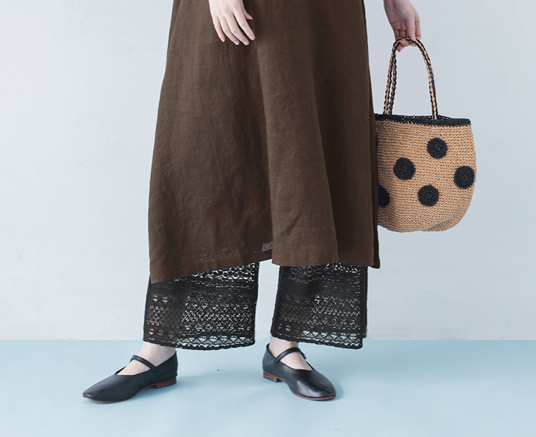 &yarn 裾レースぺチパンツ ブラック ブラウンワンピース合わせ 裾寄り