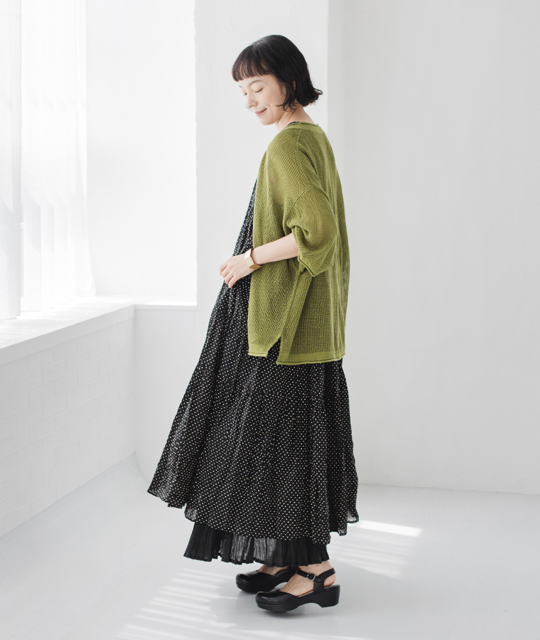 &yarn ノースリーブドットワンピース カーディガン合わせ 横