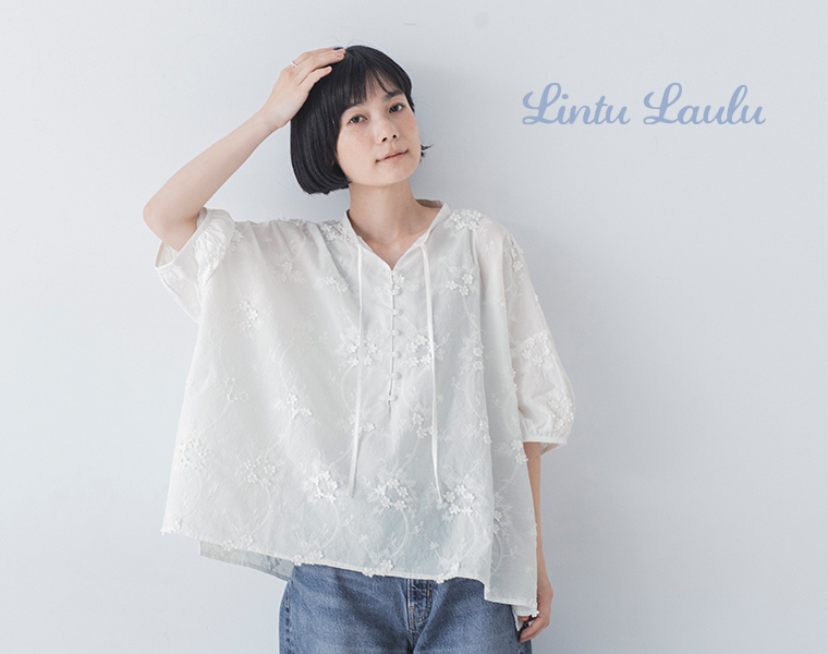 着こなしにやさしい華やかさを添える【 Lintu Laulu 】立体フラワー刺しゅうブラウス