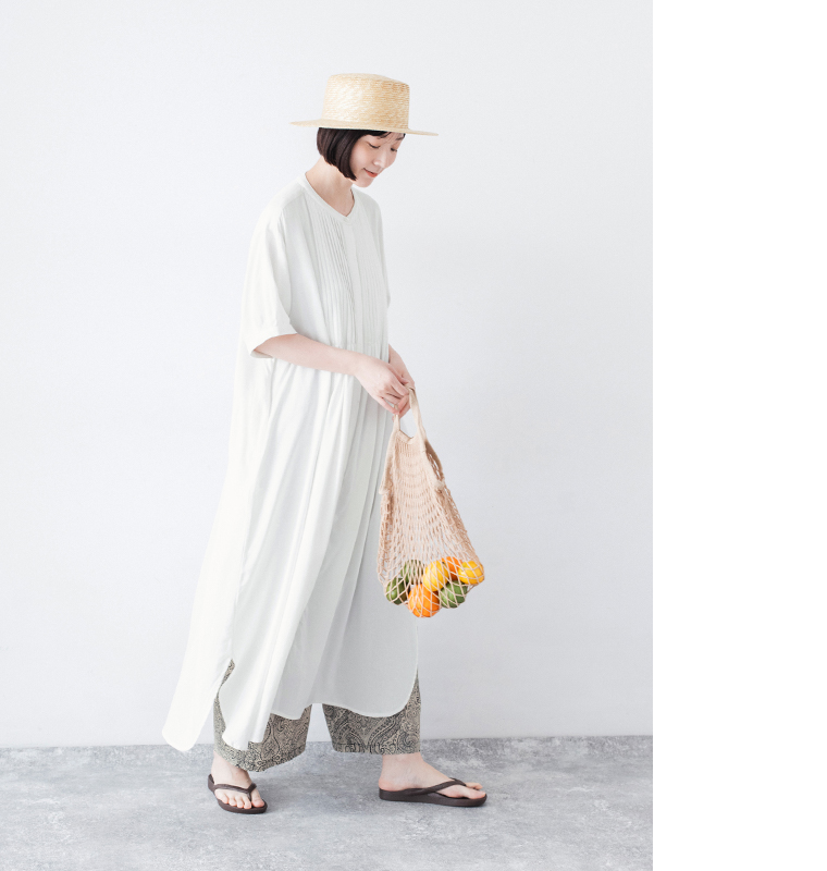 &yarn ピンタックワンピース ホワイト 全身横