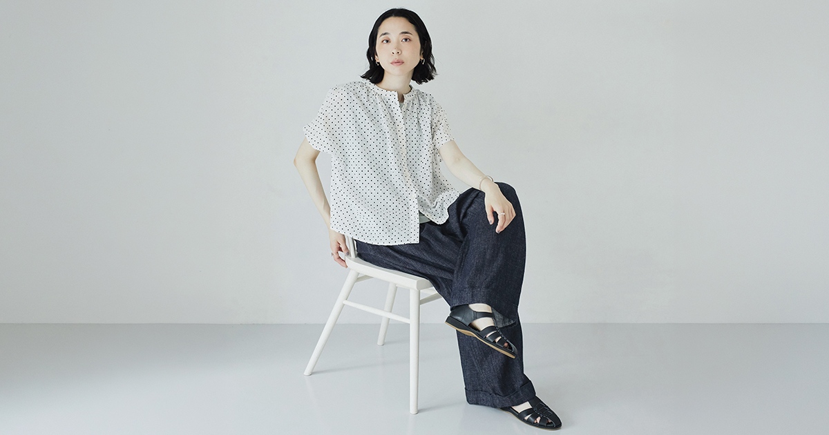 涼しさと軽さにこだわった日本製【Cassure】2wayドットブラウス