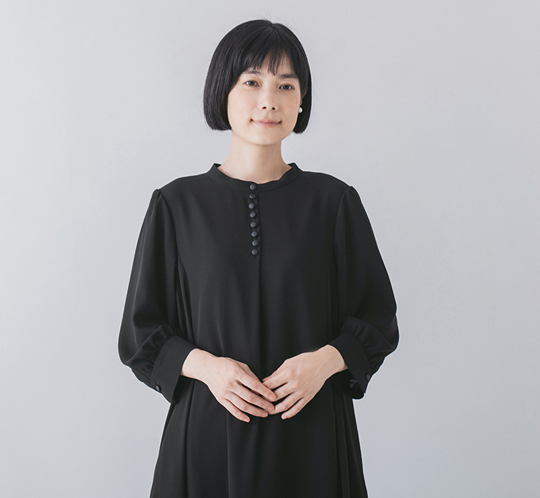 Luuna miu 大切な日のボタンフレアワンピース 上半身寄り