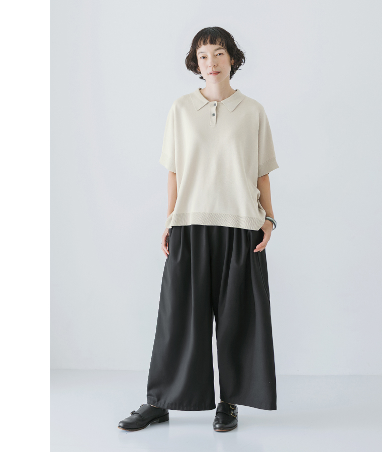 &yarn 洗えるニットポロシャツ グレージュ 全身前