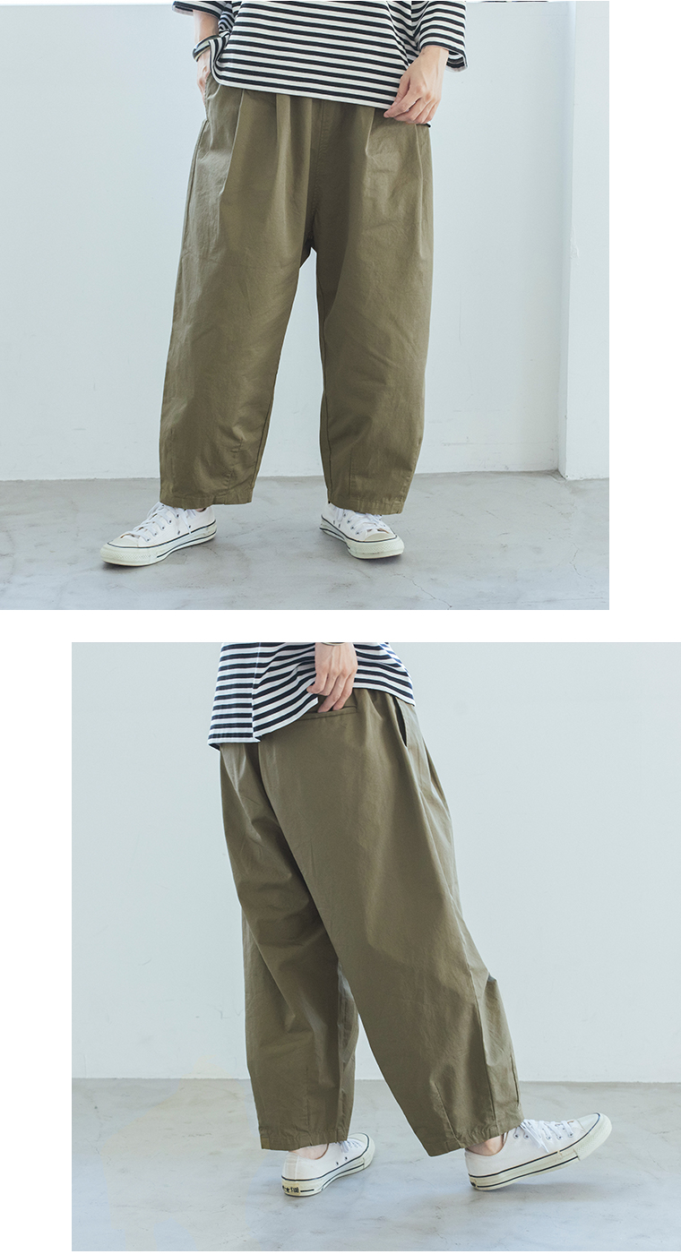 オリーブのいつものまあるいチノパンツを着用した女性モデルの正面と後ろ姿