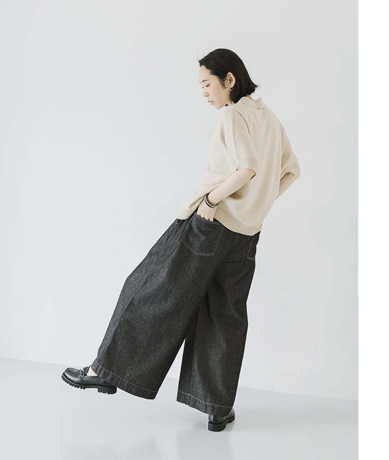 Lintu Laulu　デニムタックワイドパンツ スミクロ 全身後ろ