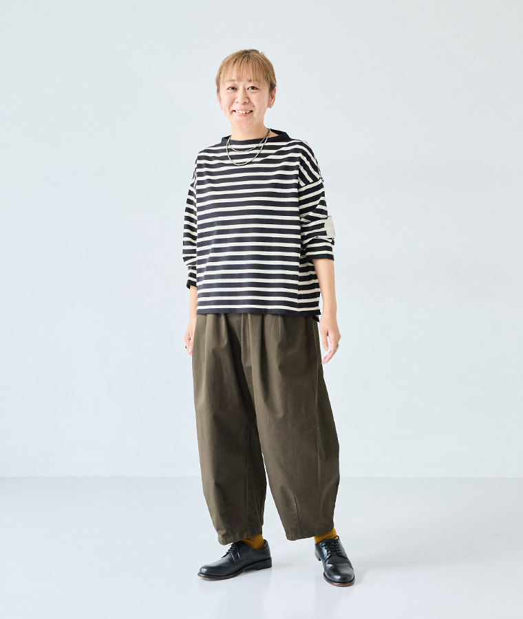 Lintu Laulu いつものまあるいチノパンツ スタッフ着用 ダークブラウン 全身前