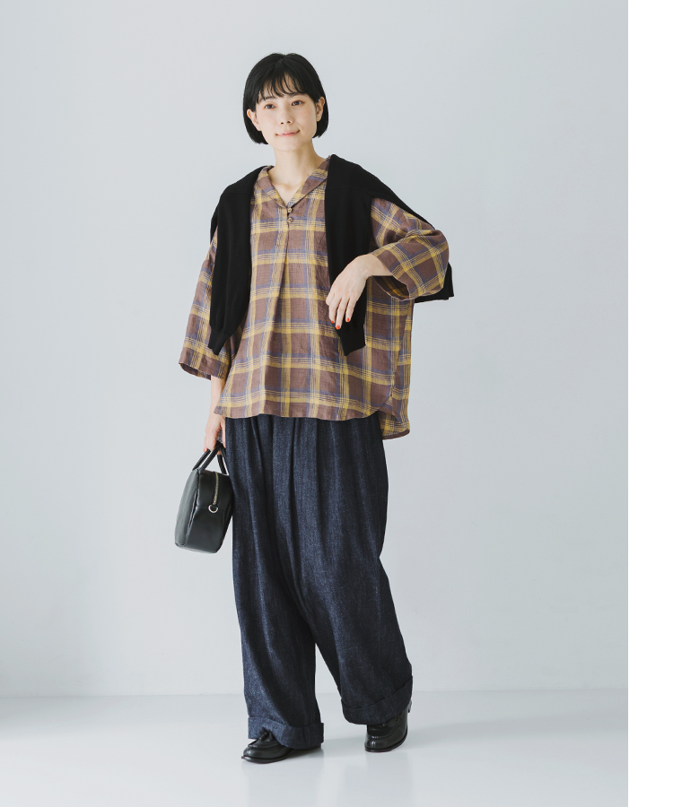 &yarn 100％リネンチェックショールカラーブラウス ブラウン×イエロー 全身前