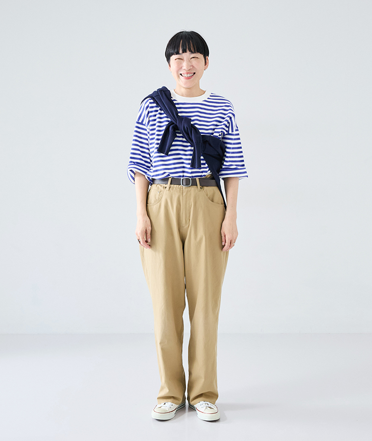 &yarn ボーダープルオーバー スタッフ着用 ブルー 全身前