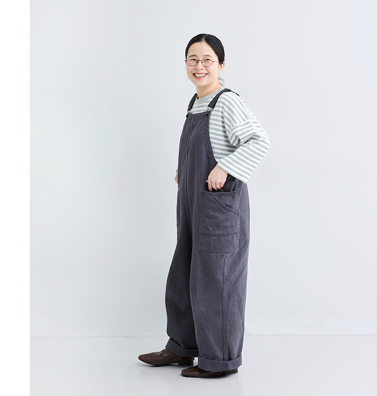 &yarn ボーダープルオーバー スタッフ着用 グレー 全身横