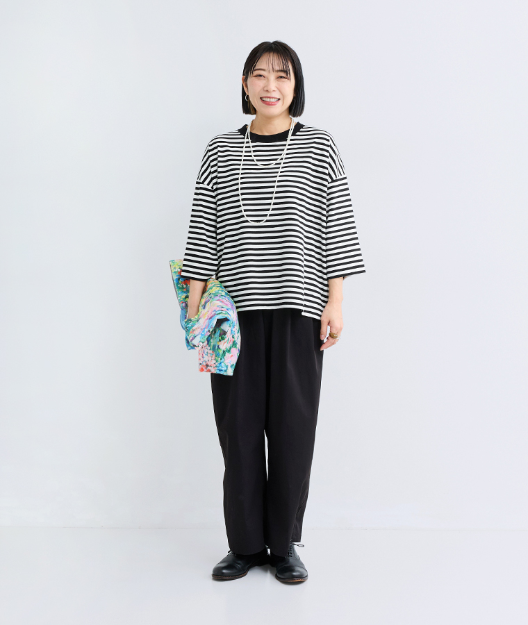 &yarn ボーダープルオーバー スタッフ着用 ブラック 全身前