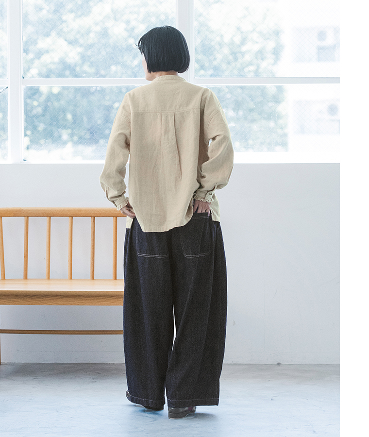 ista-ire ソフトコットンデニムベルト付きワイドバルーンパンツ インディゴ style01 全身後ろ