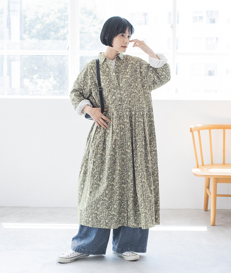ista-ire ソフトコットンデニムベルト付きワイドバルーンパンツ ブルー 前閉め全身前